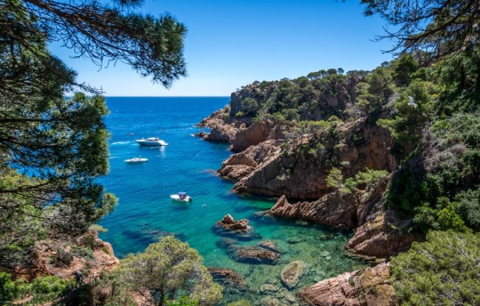 From Barcelona: Kayaking and Snorkeling in La Costa Brava Day Tour